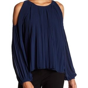 Romeo and Juliet Cold Shoulder Flowy Blouse